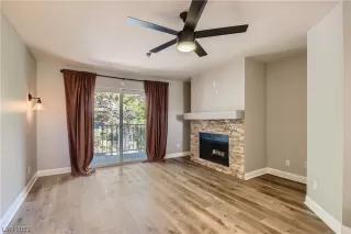 Photo #2: 2491718 Listing