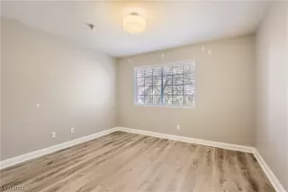 Photo #6: 2491718 Listing