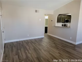 Photo #3: 2491719 Listing 