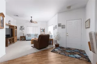 Photo #2: 2491764 Listing