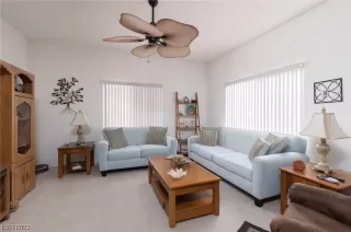 Photo #4: 2491764 Listing