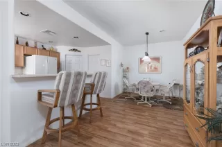 Photo #6: 2491764 Listing