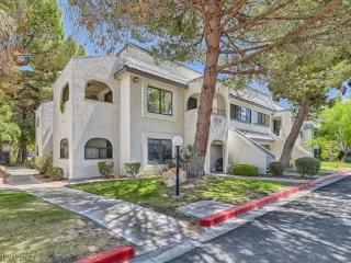 Photo #1: 2491768 Listing