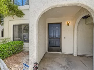 Photo #3: 2491768 Listing