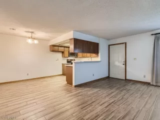 Photo #6: 2491768 Listing