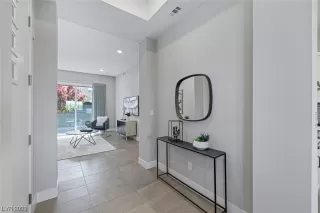 Photo #2: 2491771 Listing