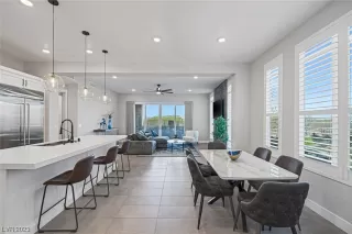 Photo #3: 2491771 Listing