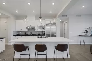 Photo #5: 2491771 Listing