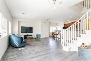 Photo #6: 2491791 Listing 