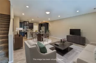 Photo #4: 2491793 Listing 