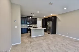 Photo #5: 2491793 Listing 