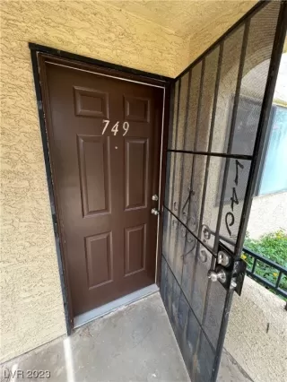 Photo #2: 2491799 Listing 