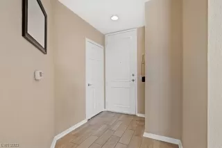 Photo #4: 2491811 Listing