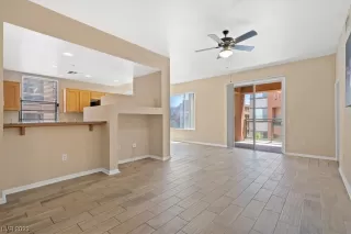 Photo #5: 2491811 Listing