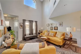 Photo #2: 2491843 Listing 