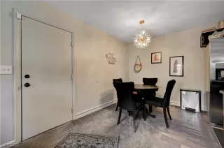 Photo #5: 2491843 Listing 