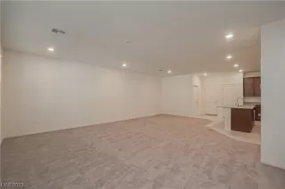 Photo #1: 2491871 Listing 