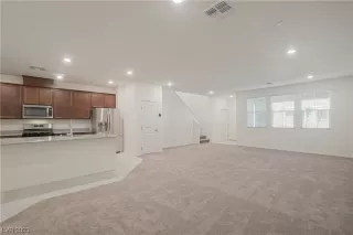 Photo #3: 2491871 Listing 