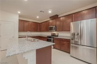 Photo #5: 2491871 Listing 