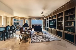 Photo #1: 2491900 Listing