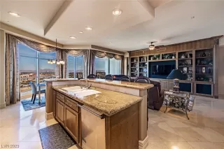 Photo #3: 2491900 Listing