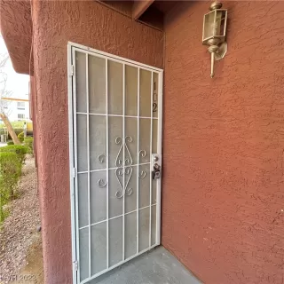 Photo #2: 2491909 Listing 