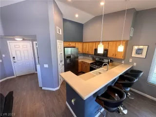 Photo #6: 2491912 Listing