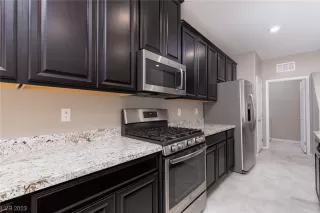 Photo #6: 2491923 Listing 