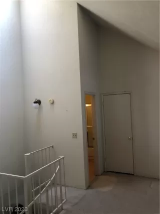 Photo #5: 2491963 Listing