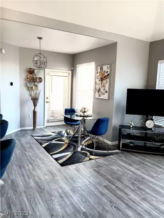 Photo #1: 2491977 Listing