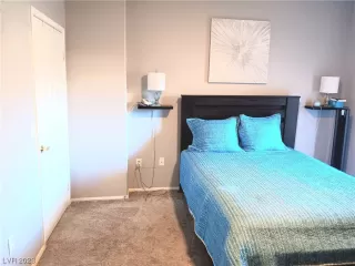 Photo #5: 2491977 Listing