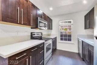 Photo #2: 2491980 Listing 