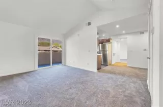 Photo #3: 2491980 Listing 