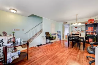 Photo #4: 2491985 Listing