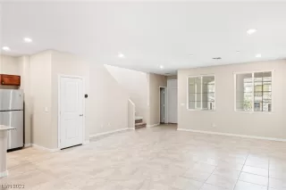 Photo #6: 2491987 Listing 