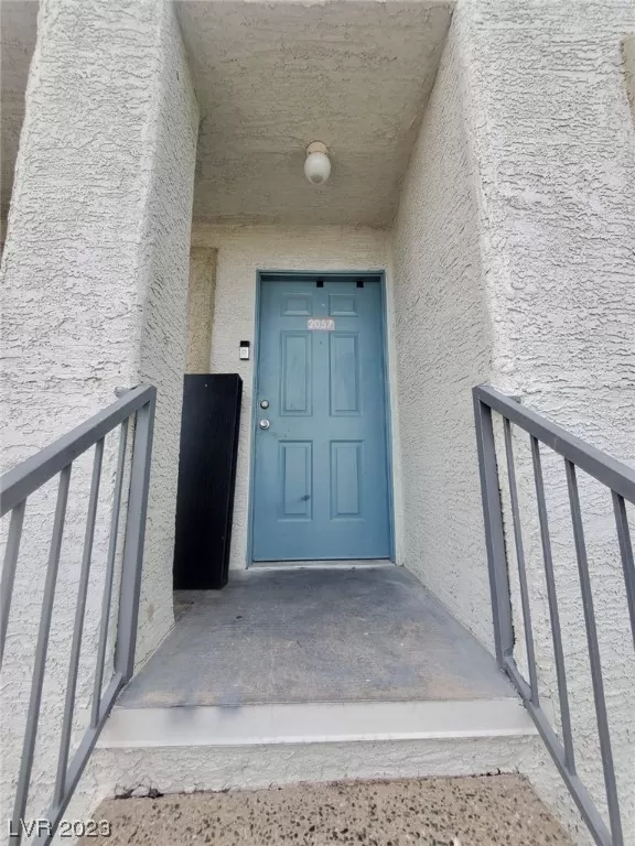 MLS: 2492000 Condo For Sale