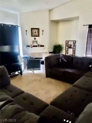 Photo #1: 2492000 Listing