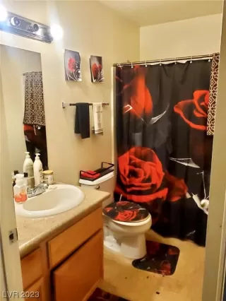 Photo #5: 2492000 Listing