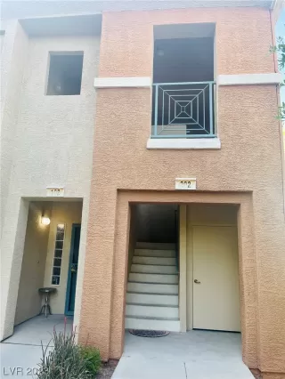 Photo #1: 2492002 Listing 