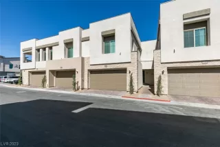 Photo #1: 2492007 Listing