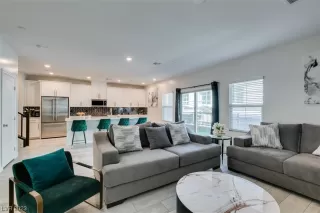 Photo #5: 2492007 Listing