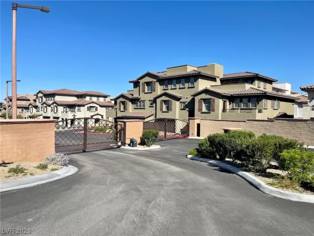 MLS: 2492015 Condo For Sale