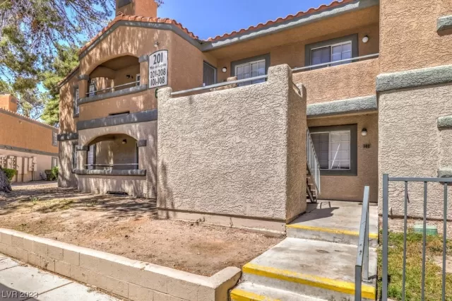 MLS: 2492025 Condo For Sale