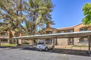 Photo #3: 2492025 Listing