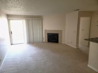 Photo #2: 2492039 Listing 