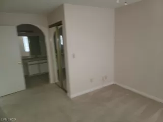 Photo #5: 2492039 Listing 