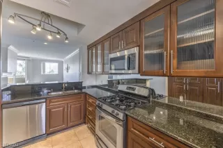 Photo #1: 2492042 Listing