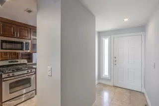 Photo #3: 2492042 Listing