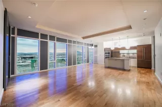 Photo #3: 2492058 Listing 