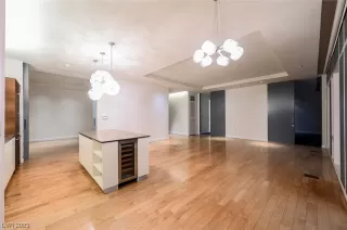 Photo #6: 2492058 Listing 